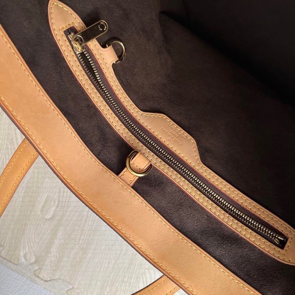 Louis Vuitton Wilshire MM Tote Bag - Picture 10 of 10